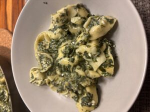 Mehr über den Artikel erfahren Spinat-Tortellini